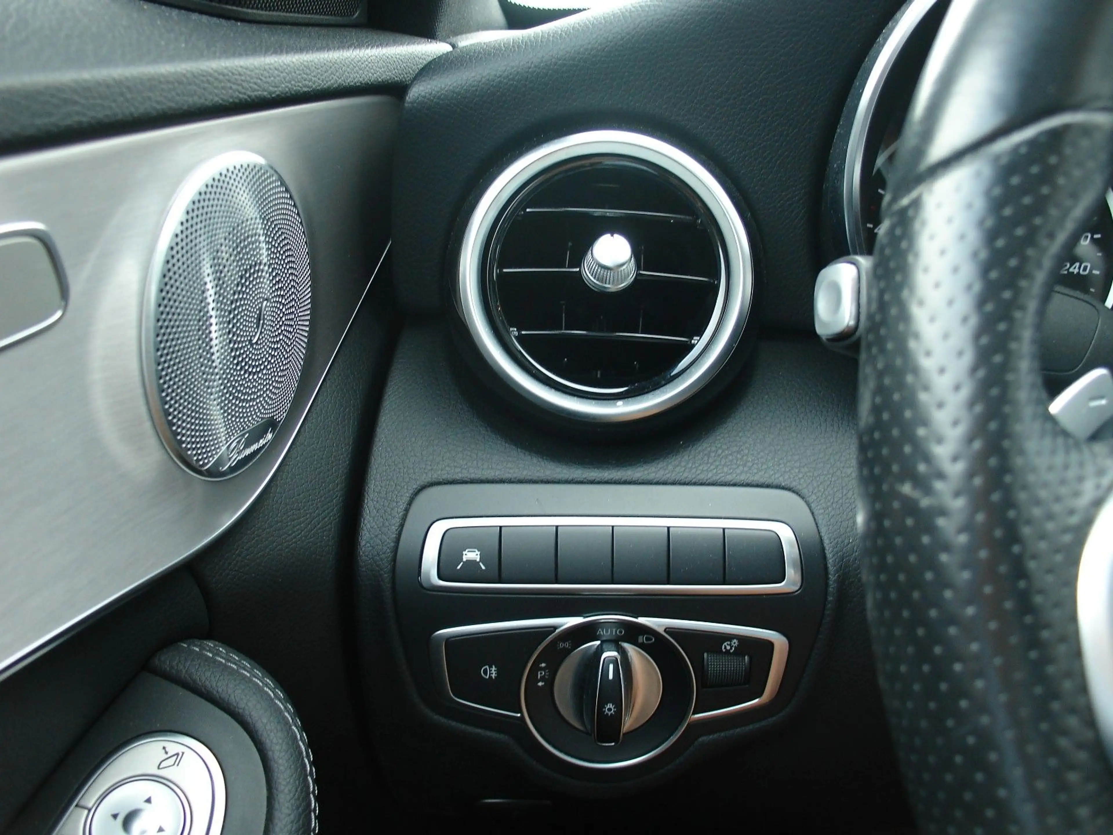 Mercedes-Benz C 400 C -Klasse Lim. C 400 4Matic Garantie 3/26 — photo 9