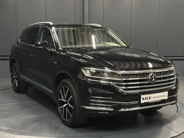 Volkswagen Touareg view 7