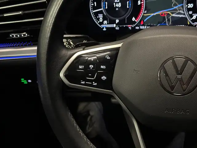 Volkswagen Touareg view 18