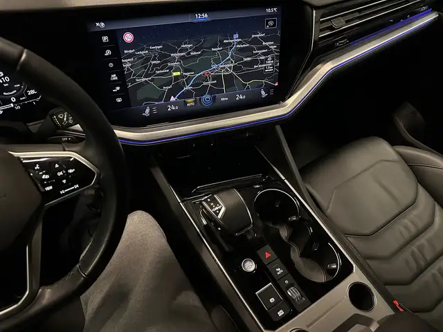 Volkswagen Touareg view 19