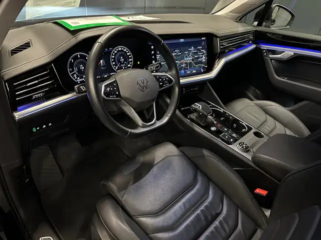 Volkswagen Touareg view 16