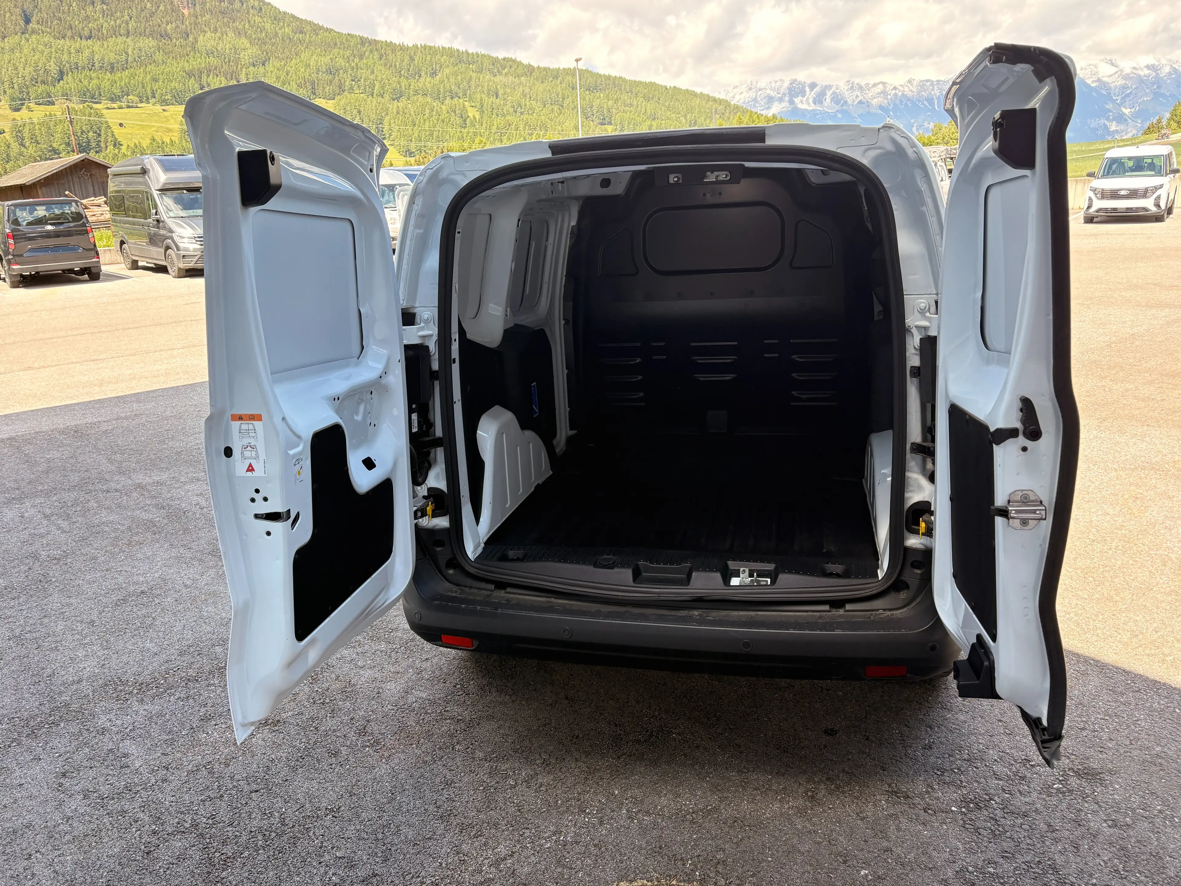 Ford Courier Trend — photo 7