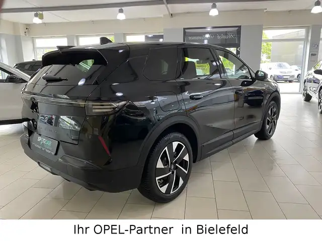 Opel Grandland view 4