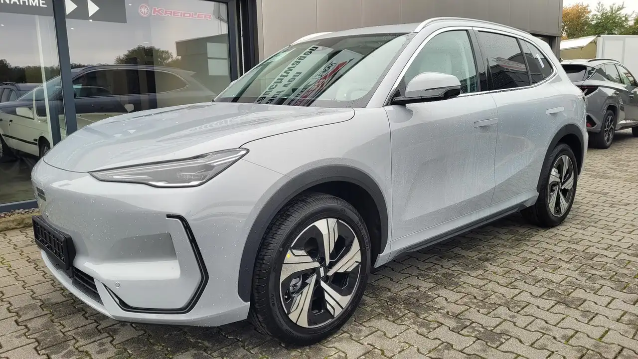 Geely E5