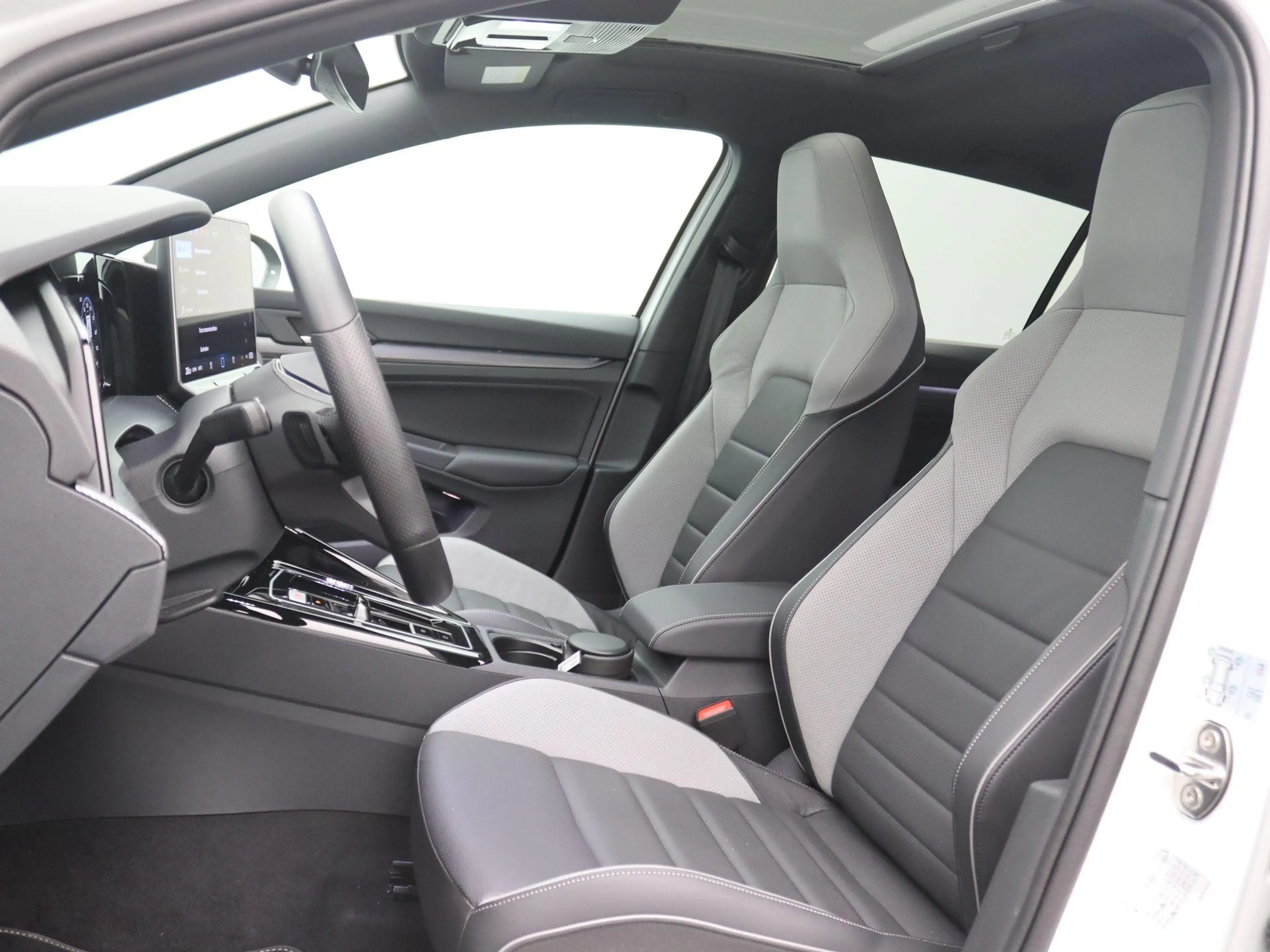 Volkswagen Golf GTE 1.5 eHybrid 272 PK DSG Black style, Leder, Trekhaa — photo 5