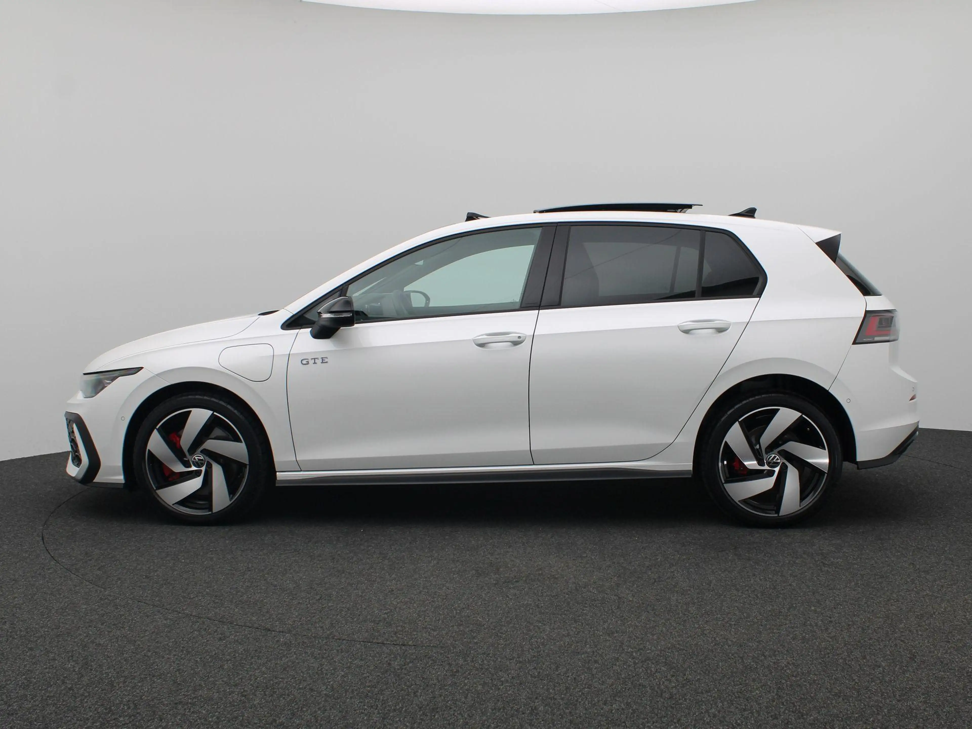 Volkswagen Golf GTE 1.5 eHybrid 272 PK DSG Black style, Leder, Trekhaa — photo 2
