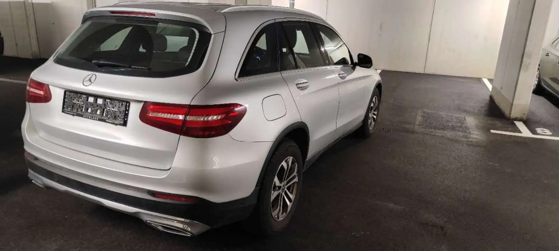Mercedes-Benz GLC 220 GLC 220d 4MATIC Aut. + WINTERRÄDER Silber - 2
