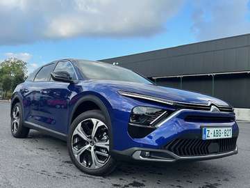 C5 X 1.2 PureTech Live S NIEUWE STOCKWAGEN !!
