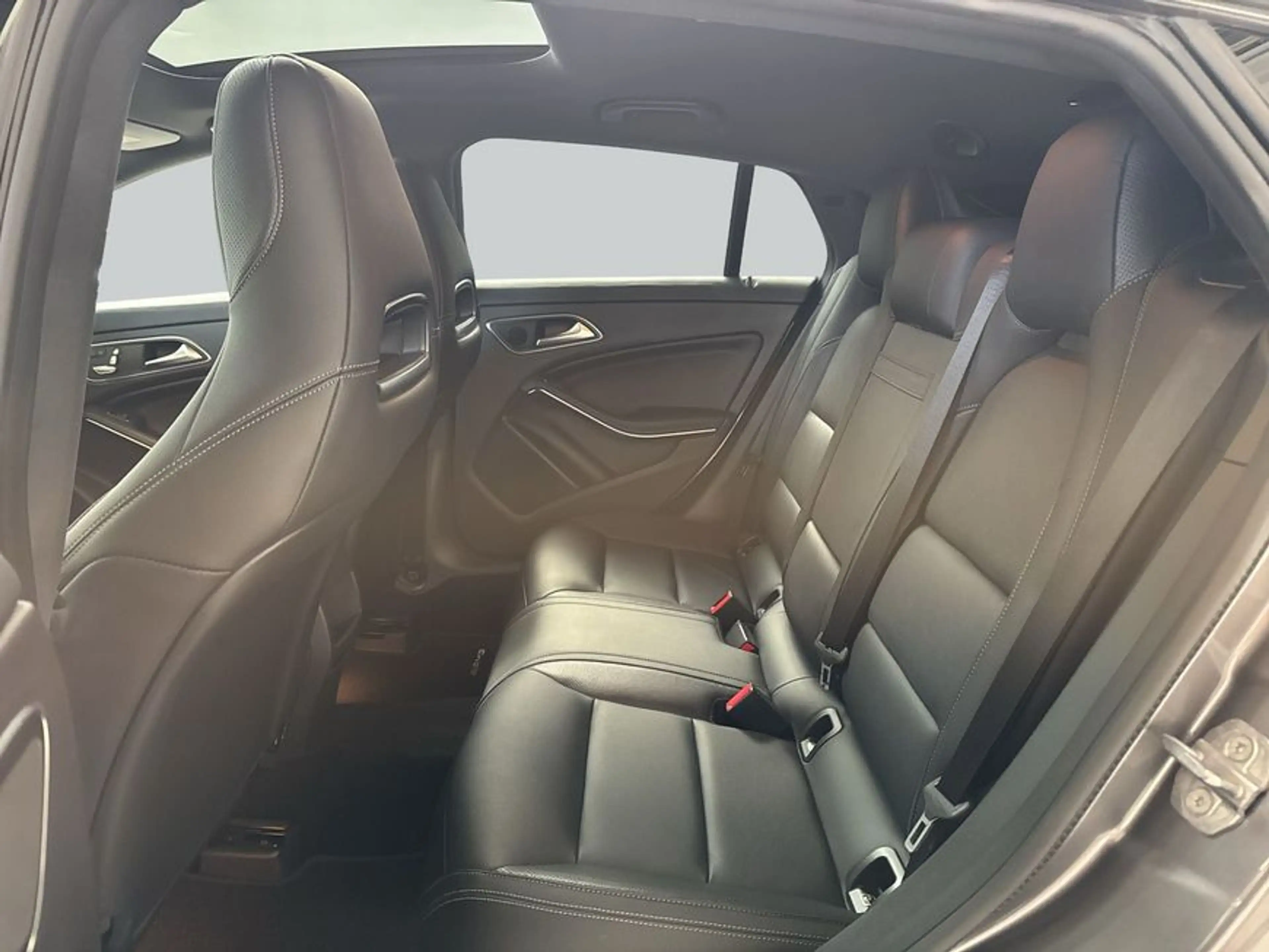 Mercedes-Benz CLA 45 AMG CLA — photo 11