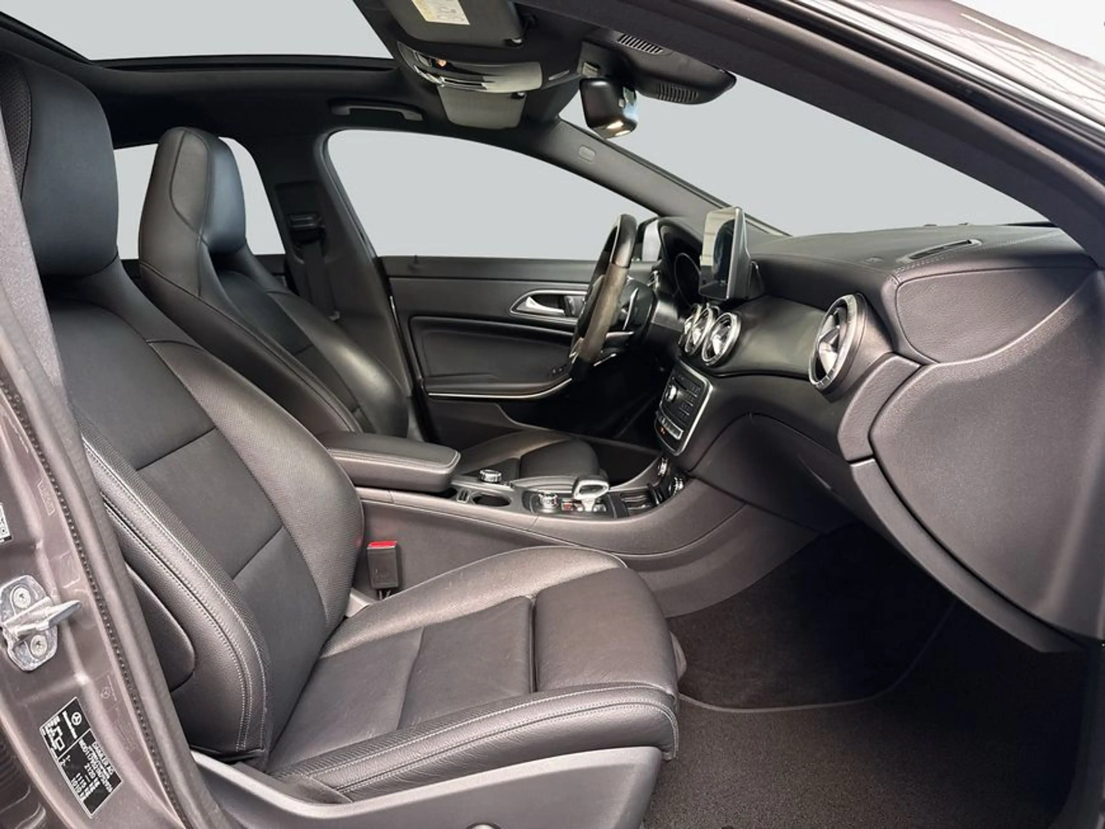 Mercedes-Benz CLA 45 AMG CLA — photo 12