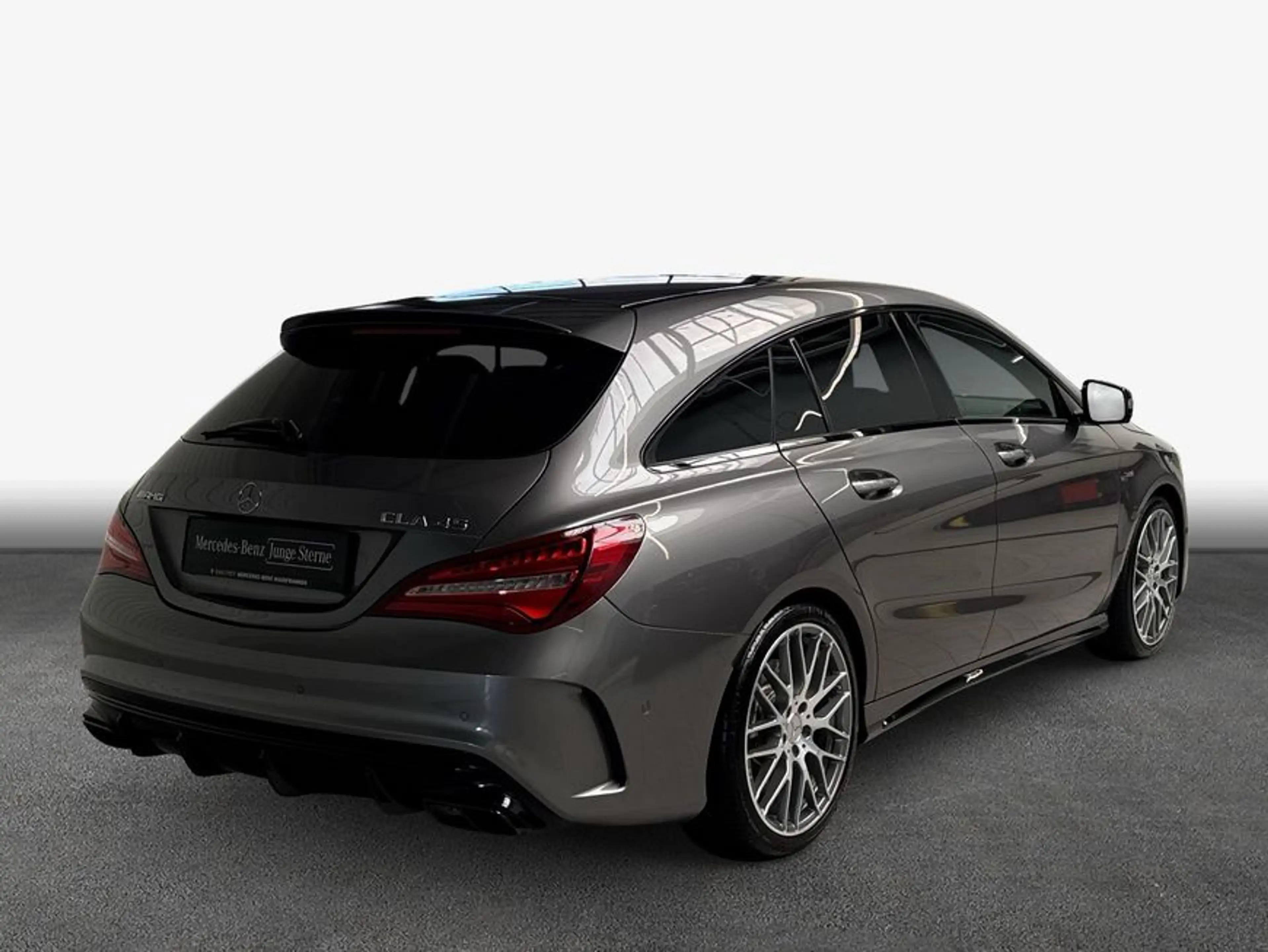 Mercedes-Benz CLA 45 AMG CLA — photo 2