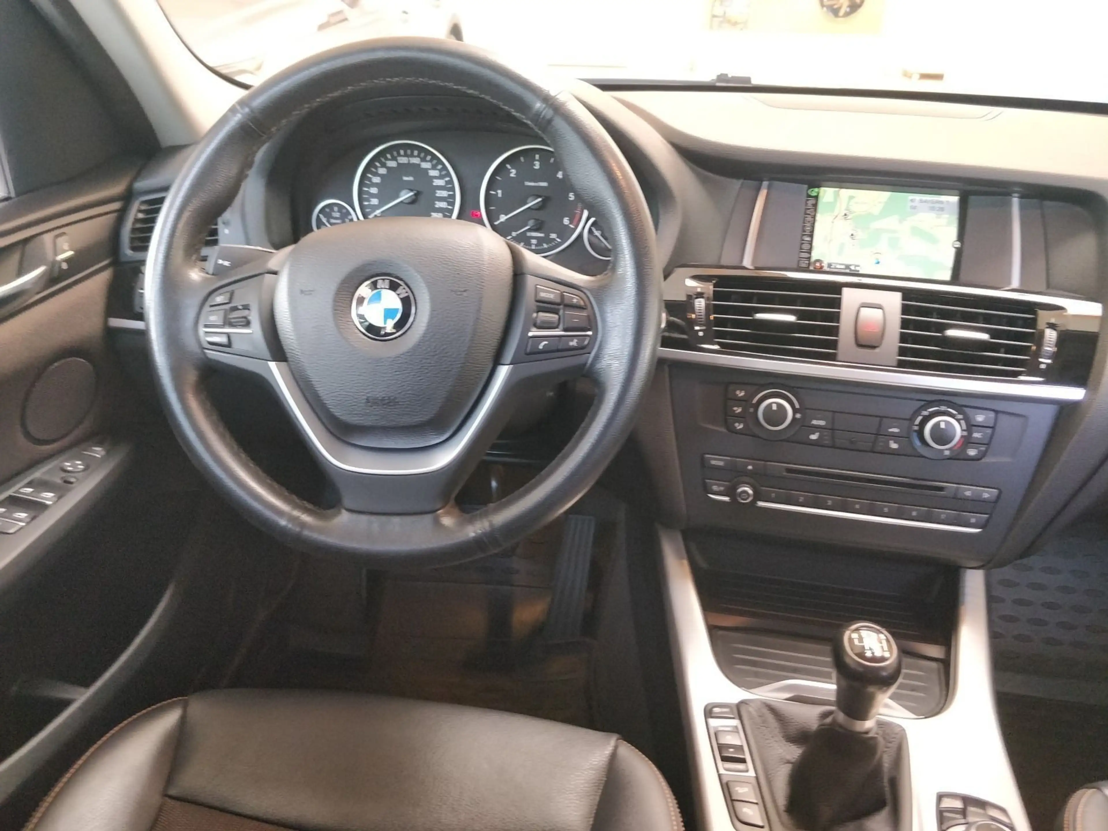 BMW X3 xDrive 20d 190PS AHK RFK 18"ALU LEDER NAVI KL — photo 15