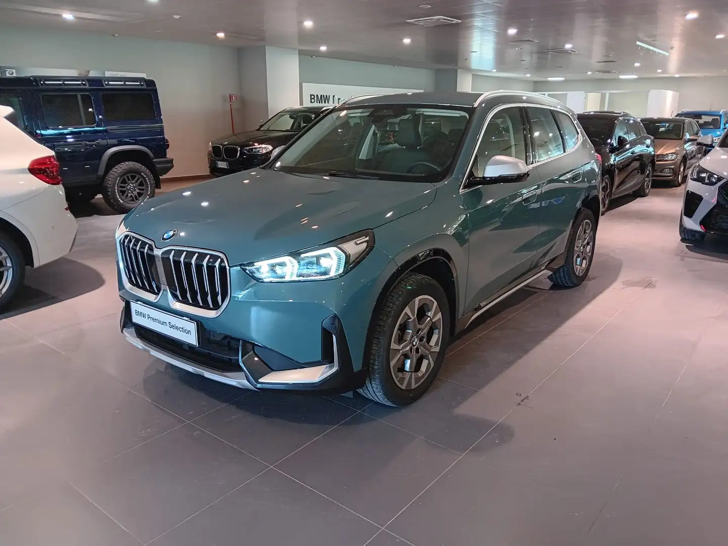 BMW X1 sdrive18i X-Line Edition Signature auto Grau - 1