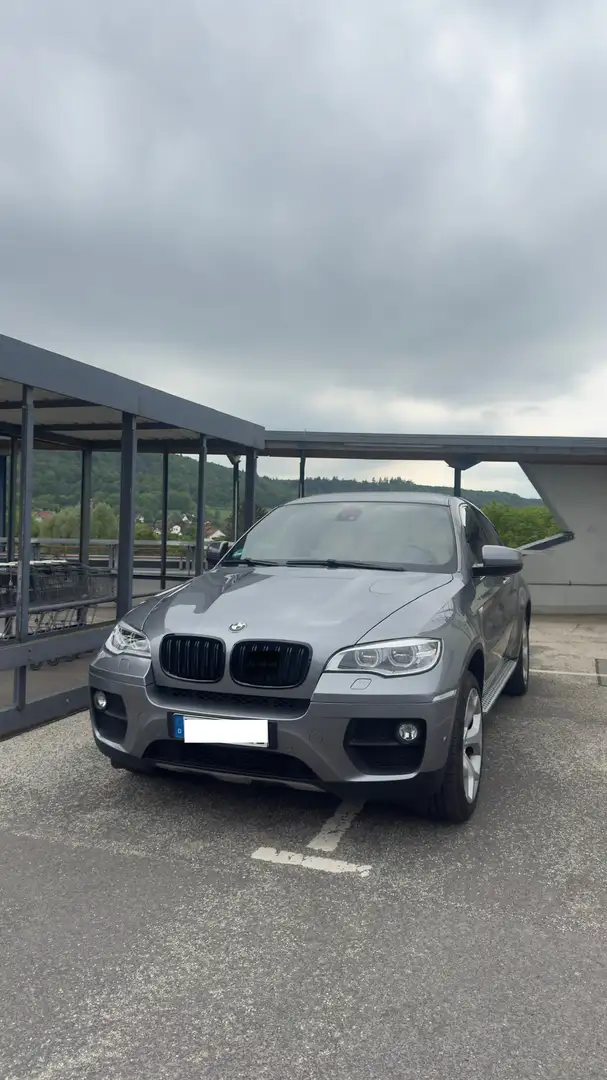 BMW X6 xDrive30d M Paket Grijs - 1