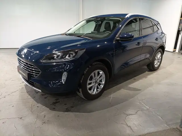 Ford Kuga view 3