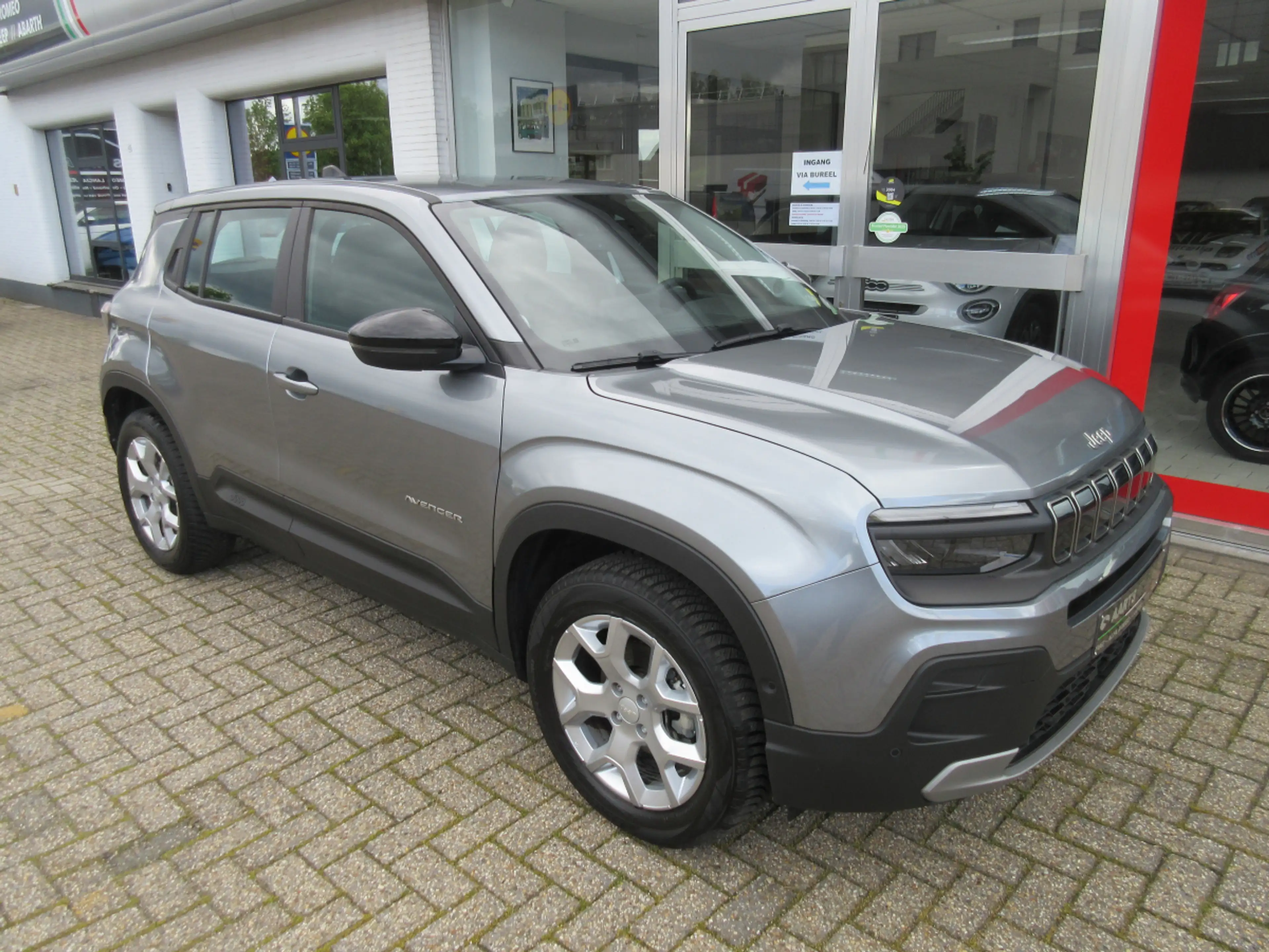 Jeep Avenger 1.2 ALTITUDE — photo 3