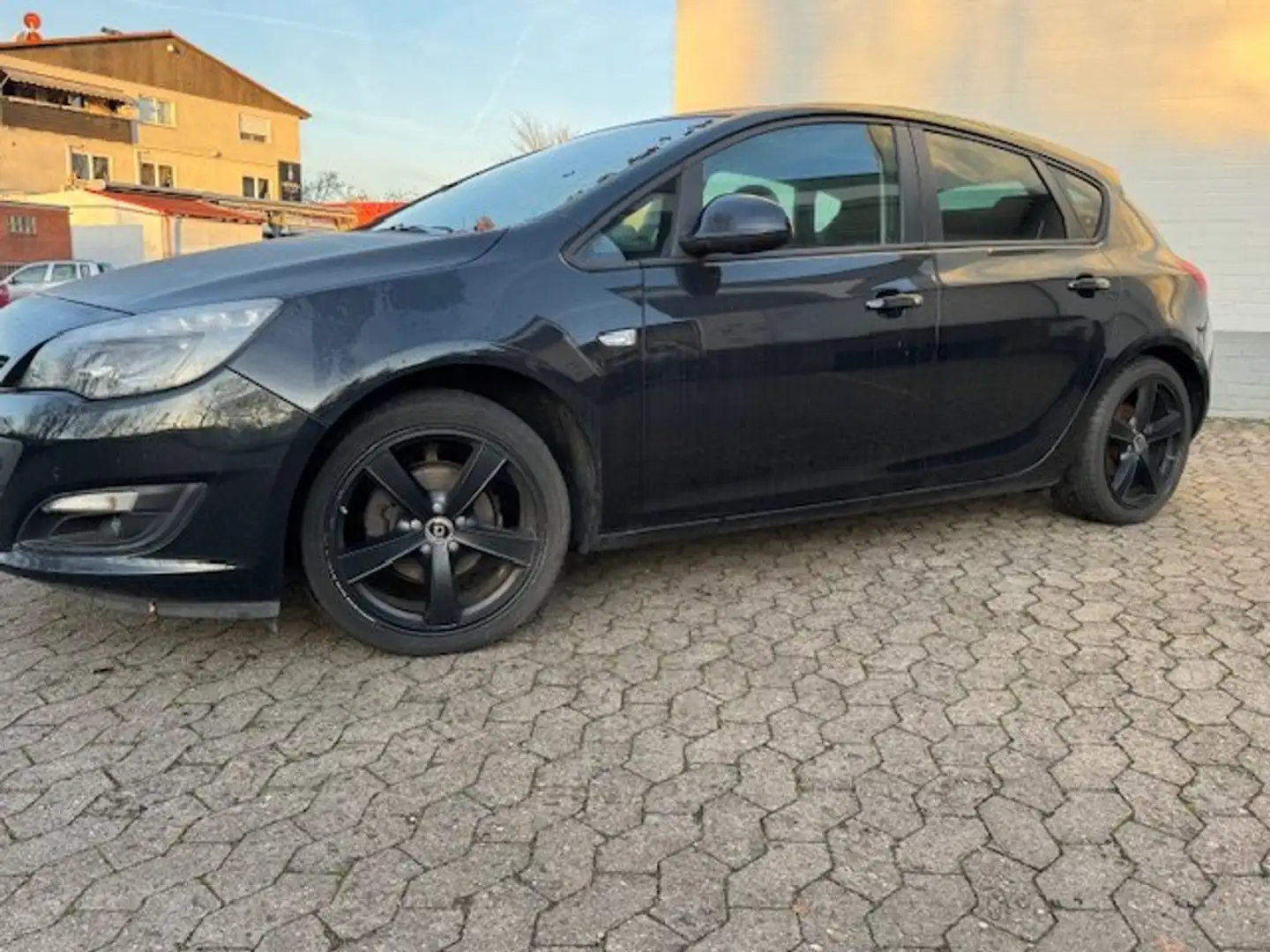 Opel Astra Astra Fließheck  5-Türer 1.4 Turbo ENERGY Schwarz - 2