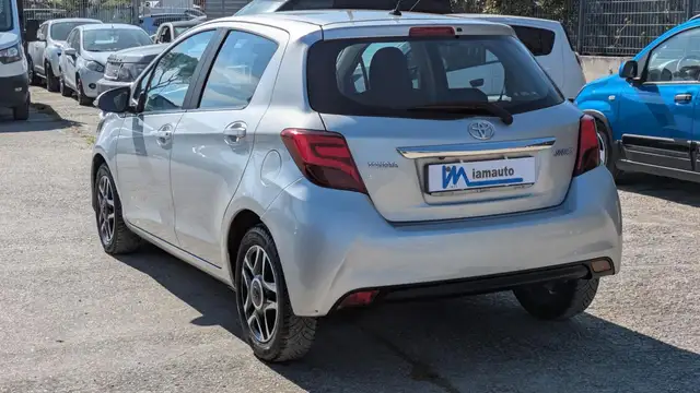 Toyota Yaris view 4