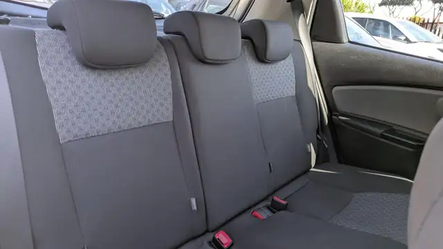 Toyota Yaris view 14