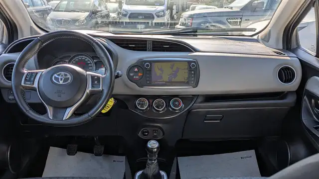 Toyota Yaris view 6