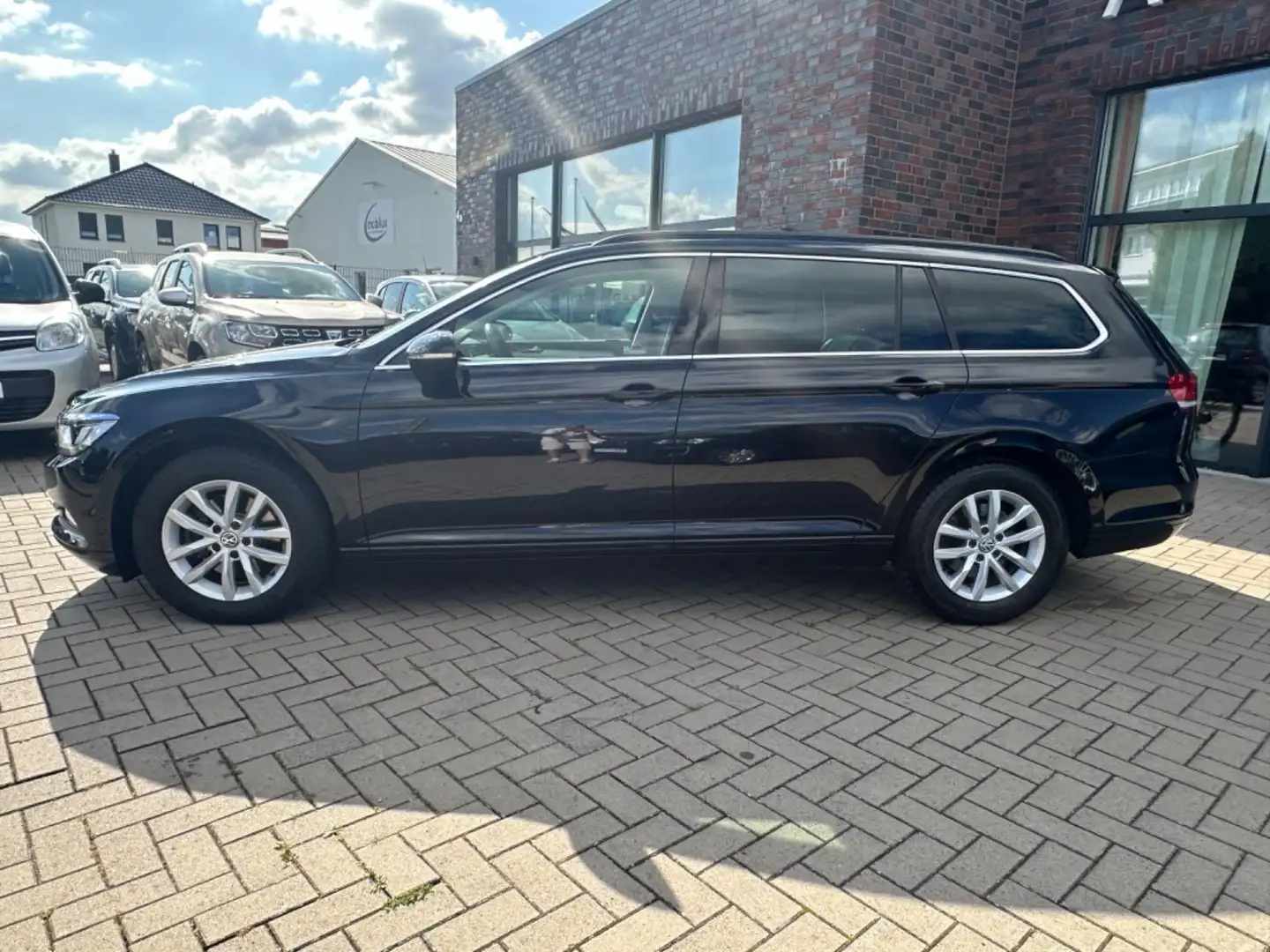 Volkswagen Passat Variant 2.0 TDI *DSG*LED*AHK* Schwarz - 2