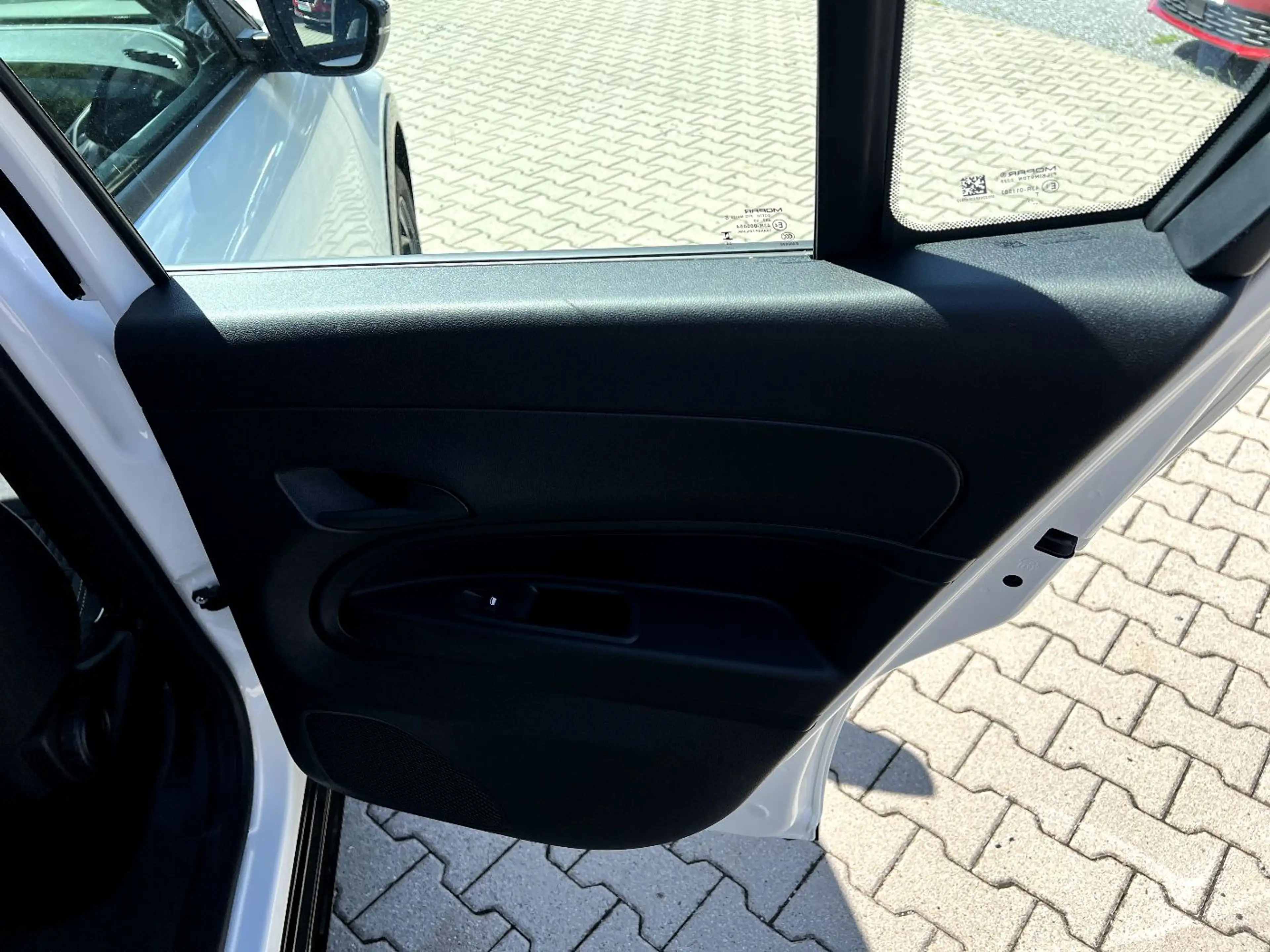 Fiat 600 Street Edition 1.2 Turbo *LED DAB+ Alu Klima — photo 14
