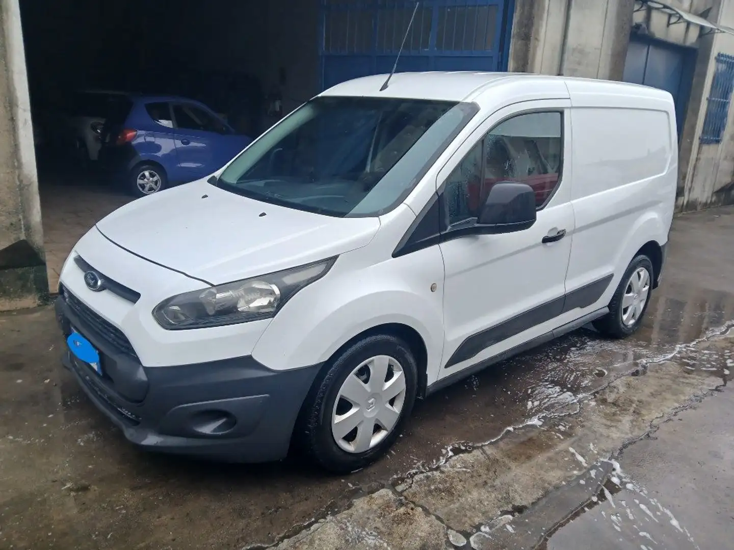 Ford Tourneo Connect 7 1.5 TDCi 120 CV Bianco - 2