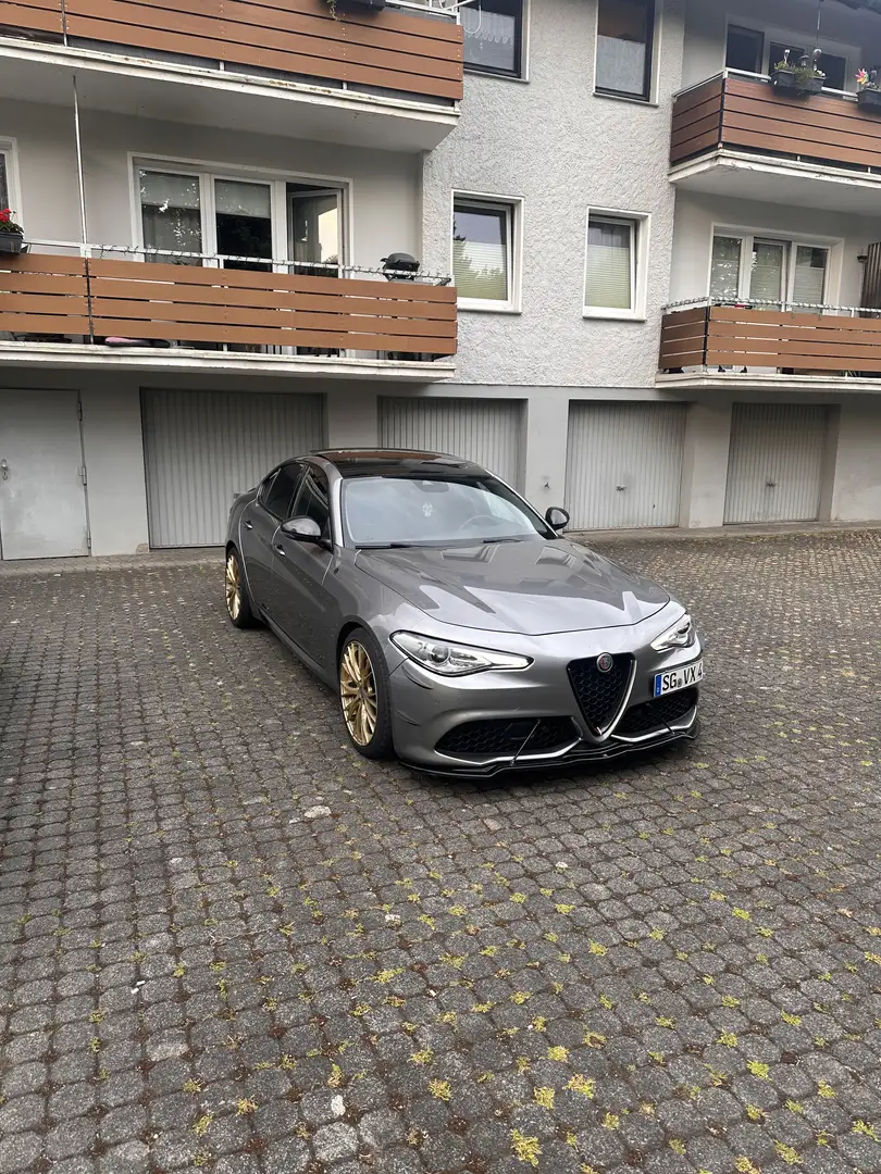 Alfa Romeo Giulia 2.0 Turbo 320ps Grau - 1