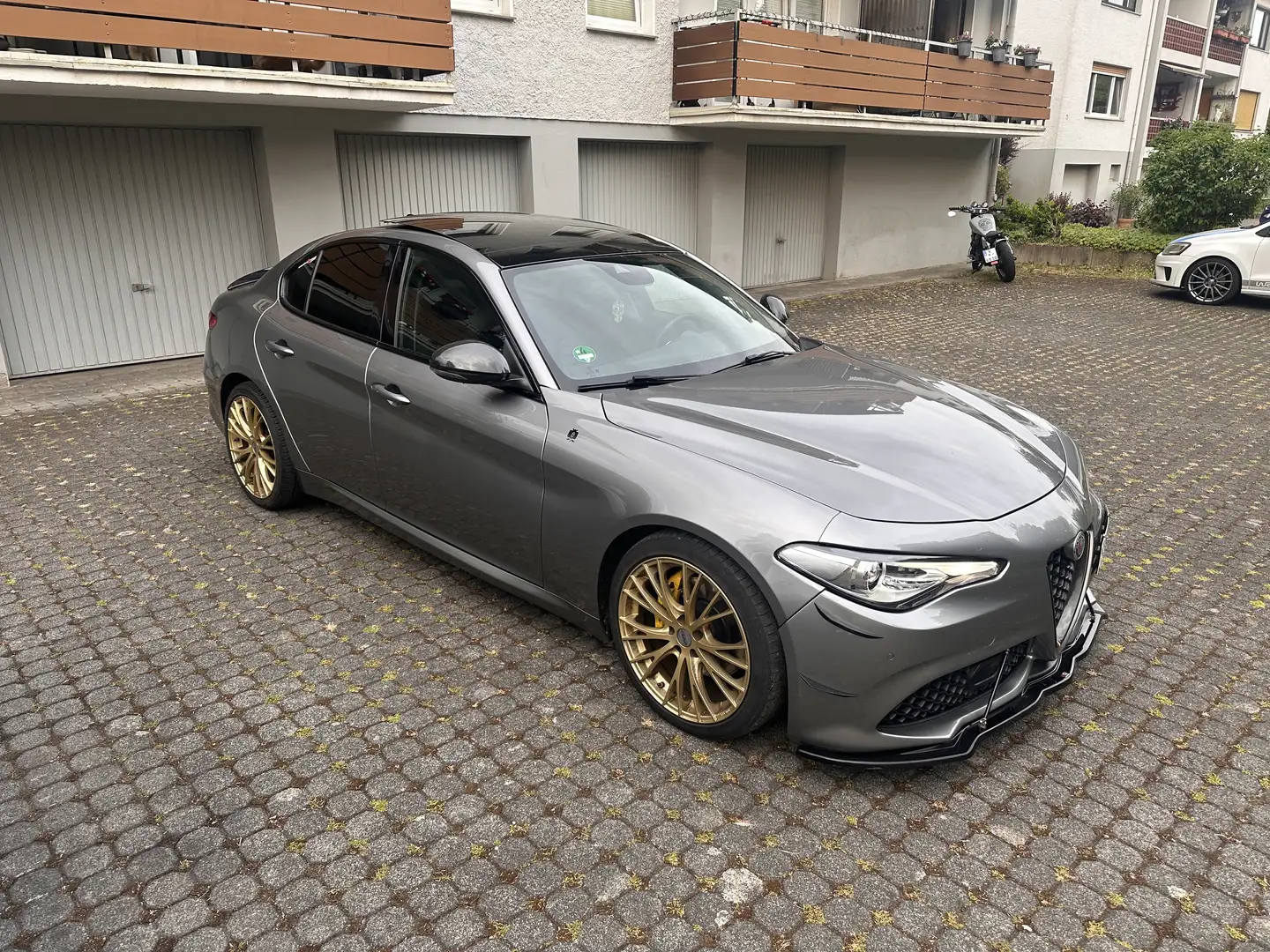 Alfa Romeo Giulia 2.0 Turbo 320ps Grau - 2