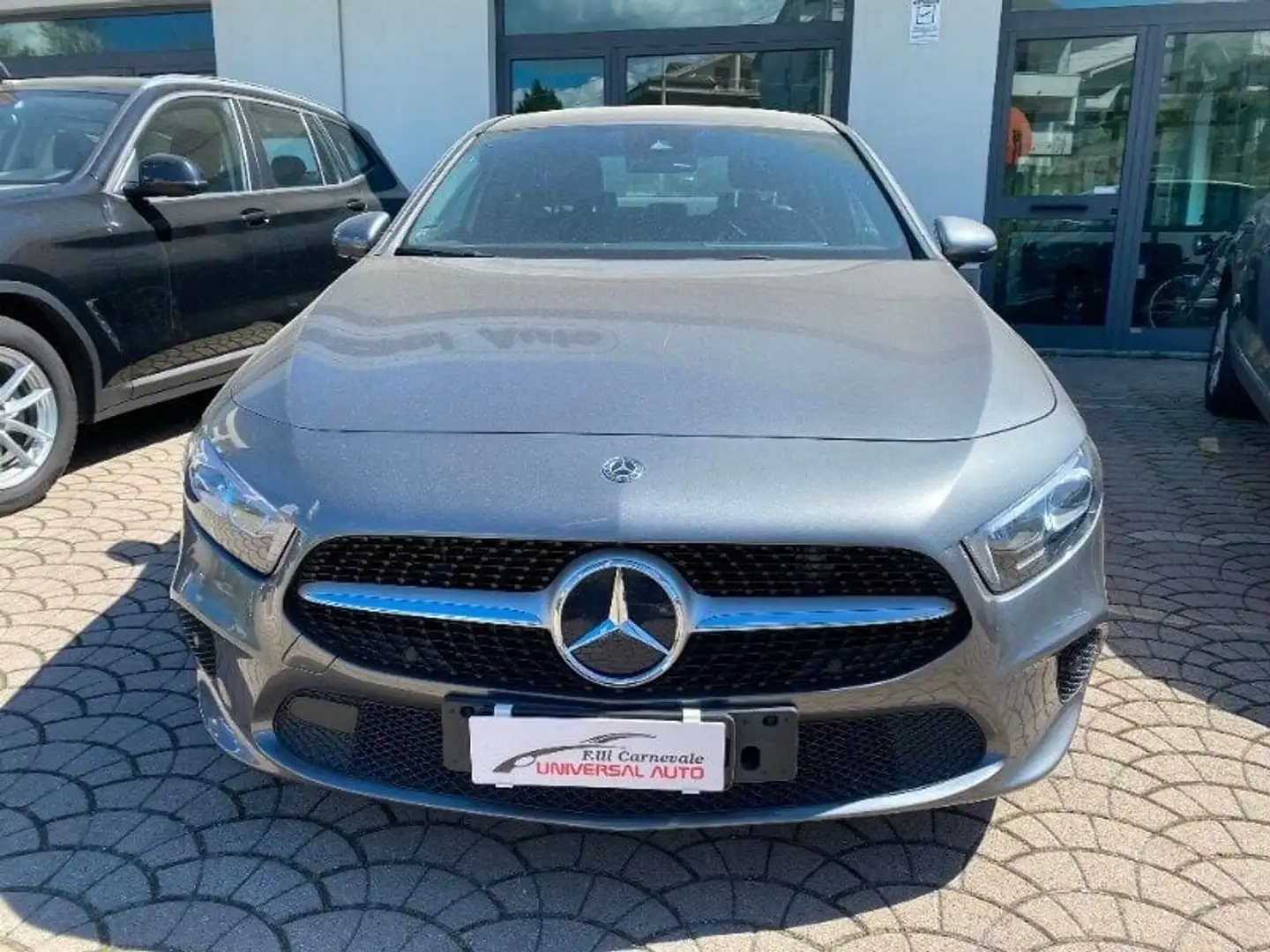 Mercedes-Benz A 180 A 180 d Automatic Sport Gris - 2