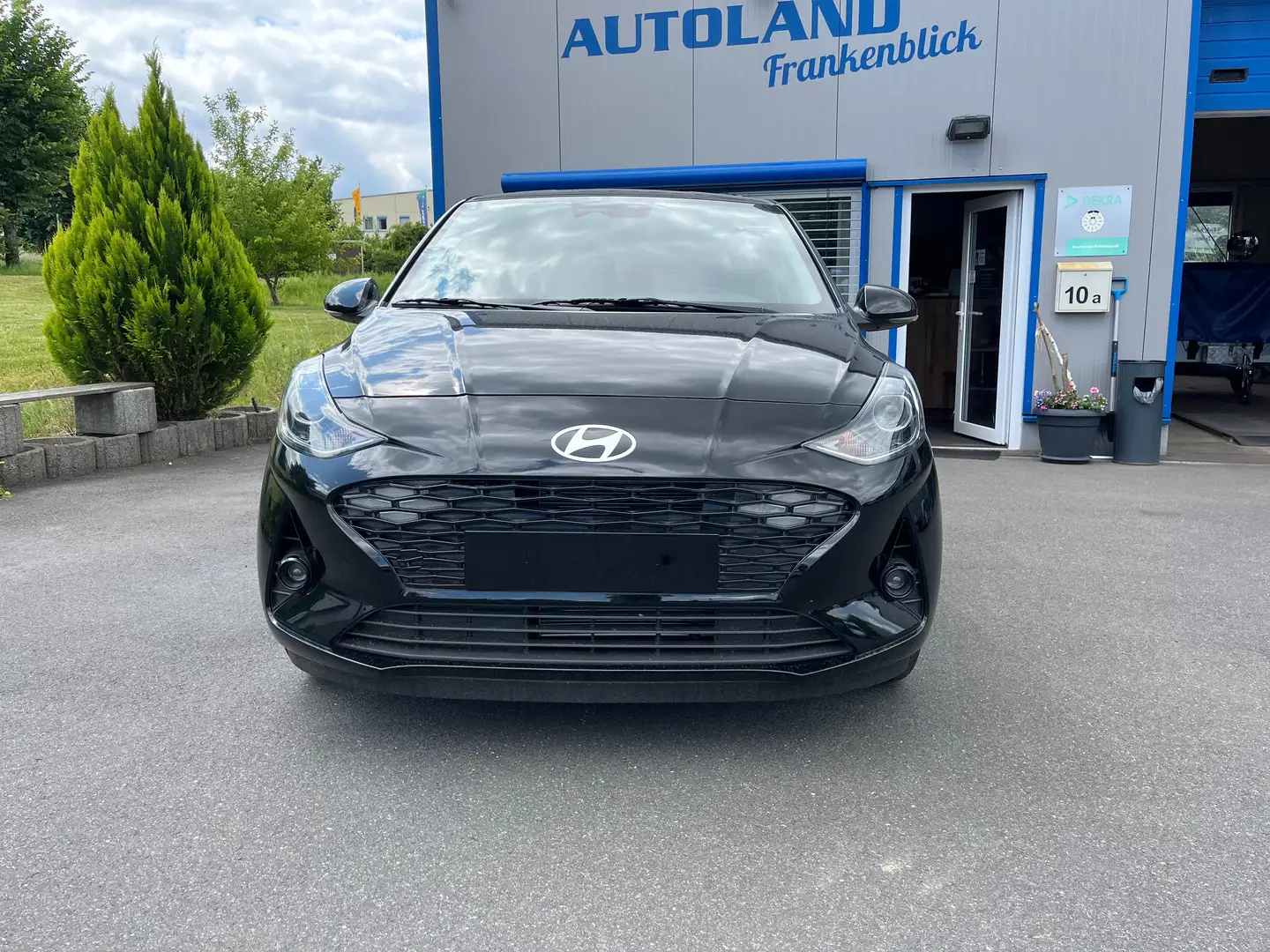 Hyundai i10 Trend Line 1.2 MT Schwarz - 2