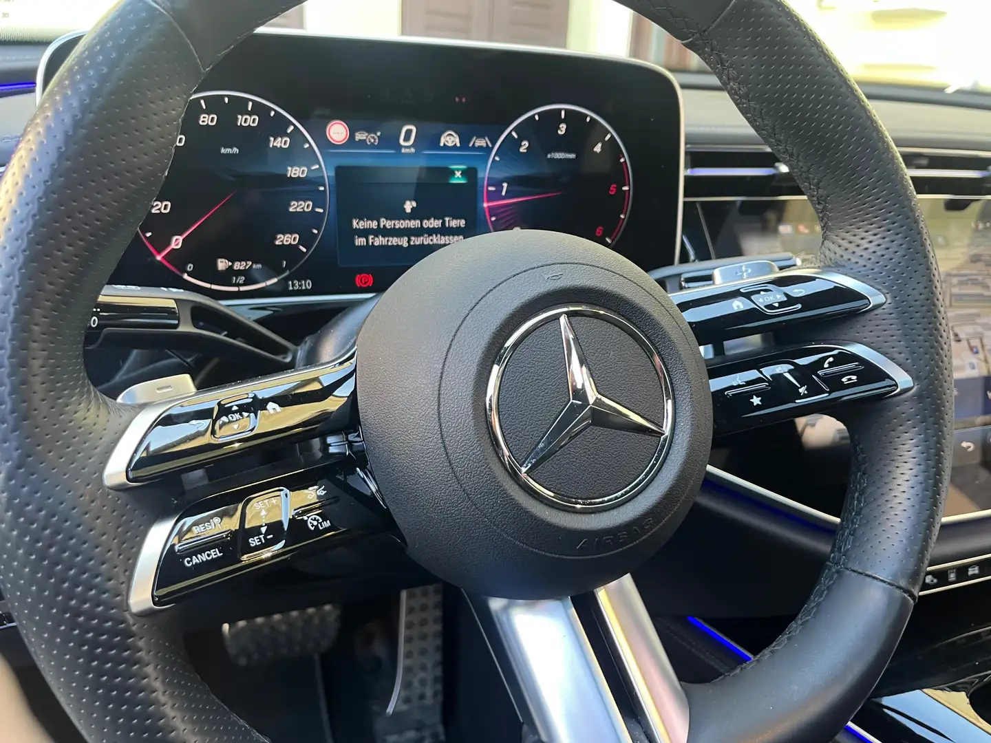 Mercedes-Benz E 220 E 220d MHEV 4Matic Aut. Silber - 1