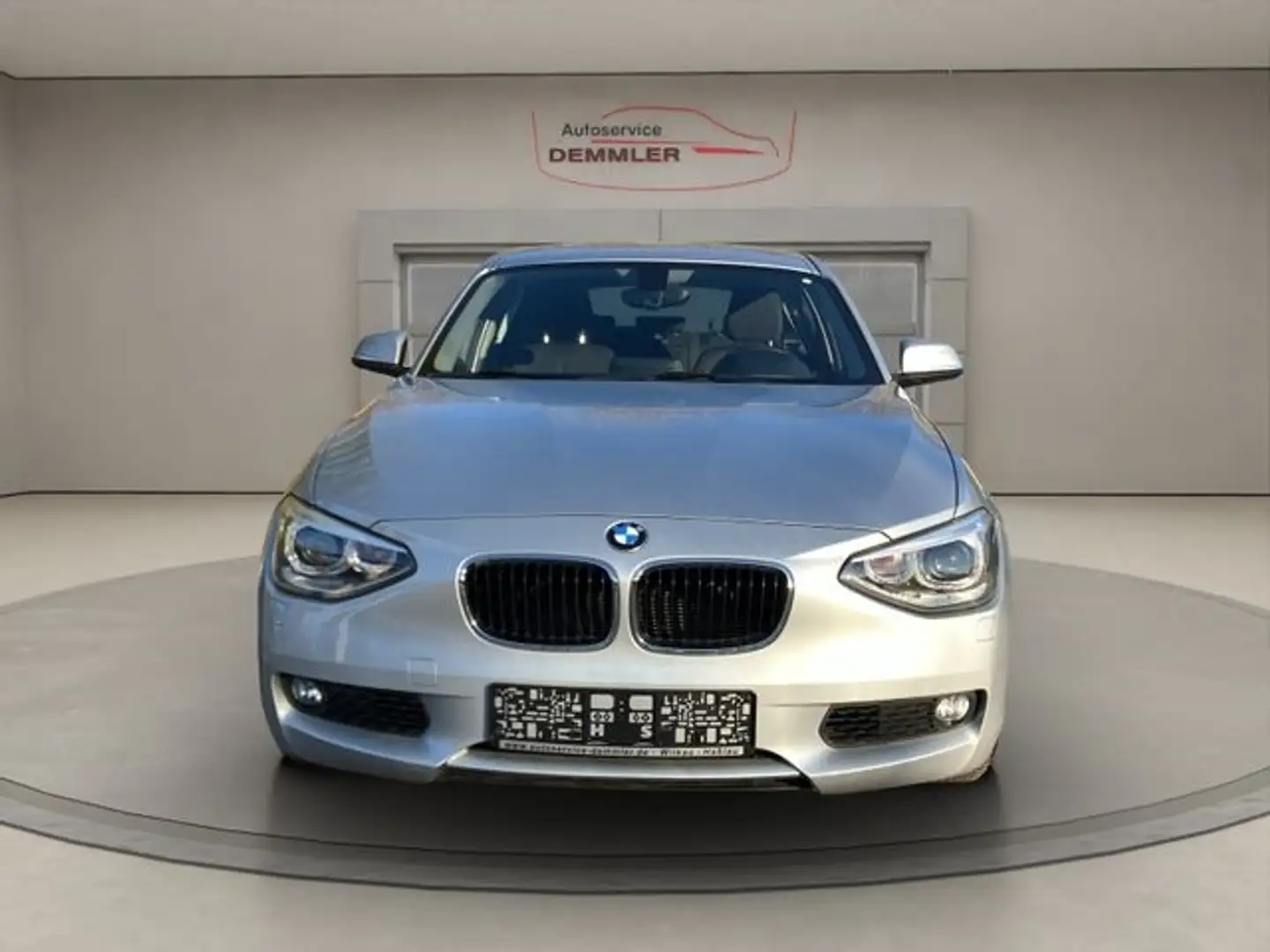 BMW 118 i, Navi, Xenon, Klimaautomatik, PDC, Tempomat Silber - 2