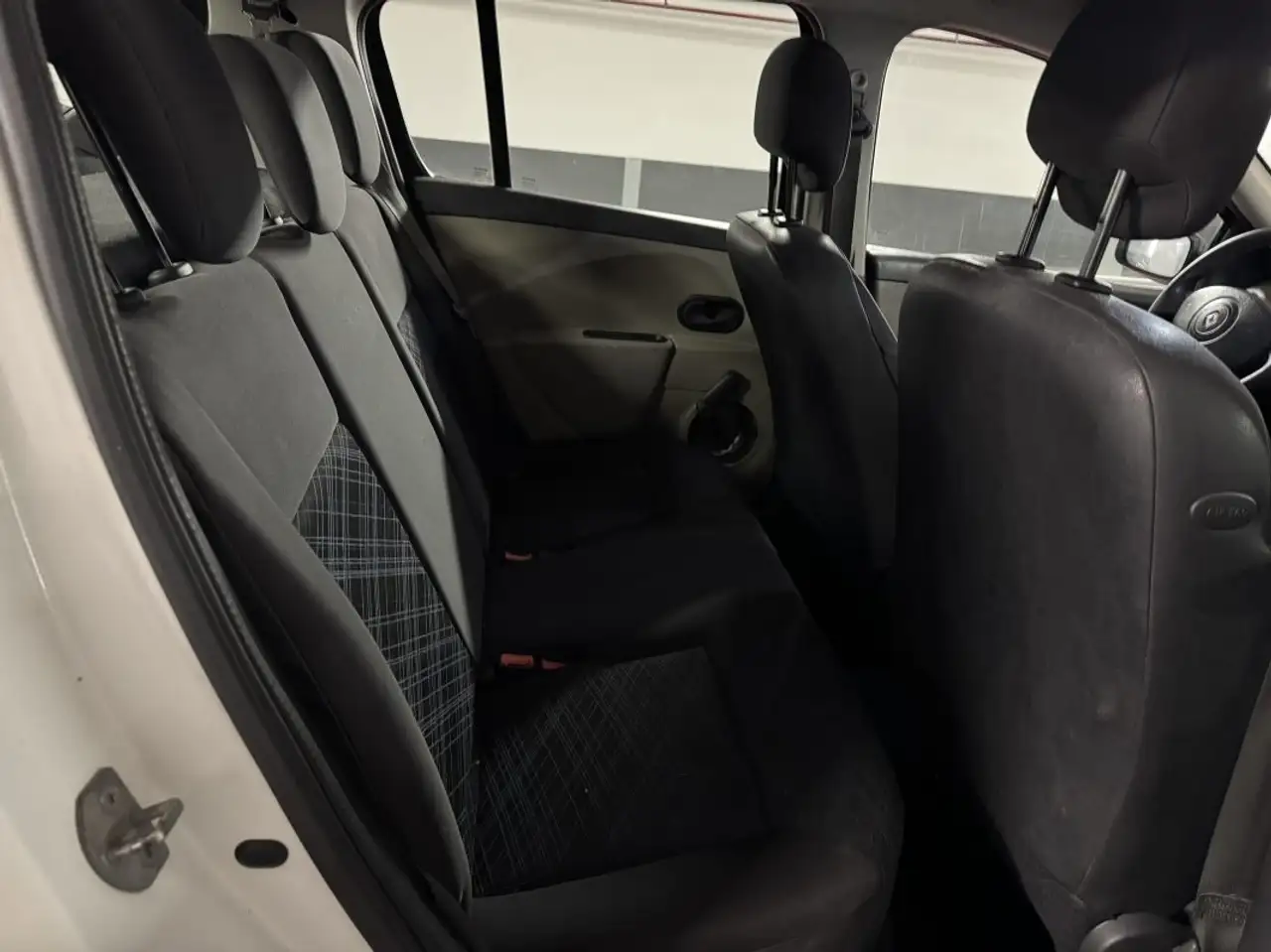 Renault Clio Citadine 5 portes — photo 9