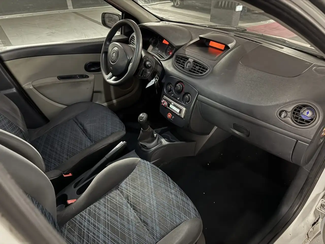 Renault Clio Citadine 5 portes — photo 8