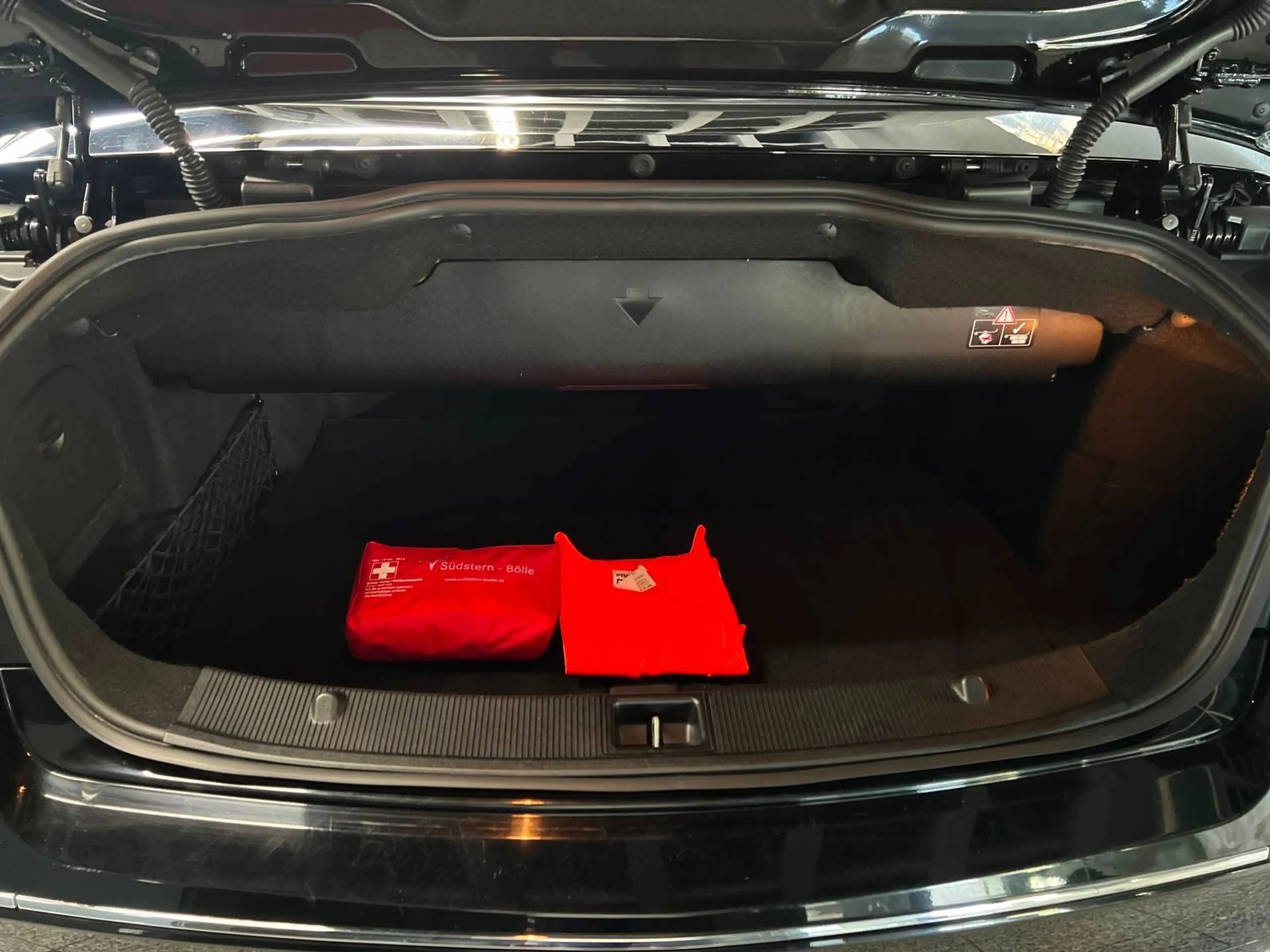 Mercedes-Benz E 350 E 350 CGI BlueEfficiency Avantgarde — photo 10