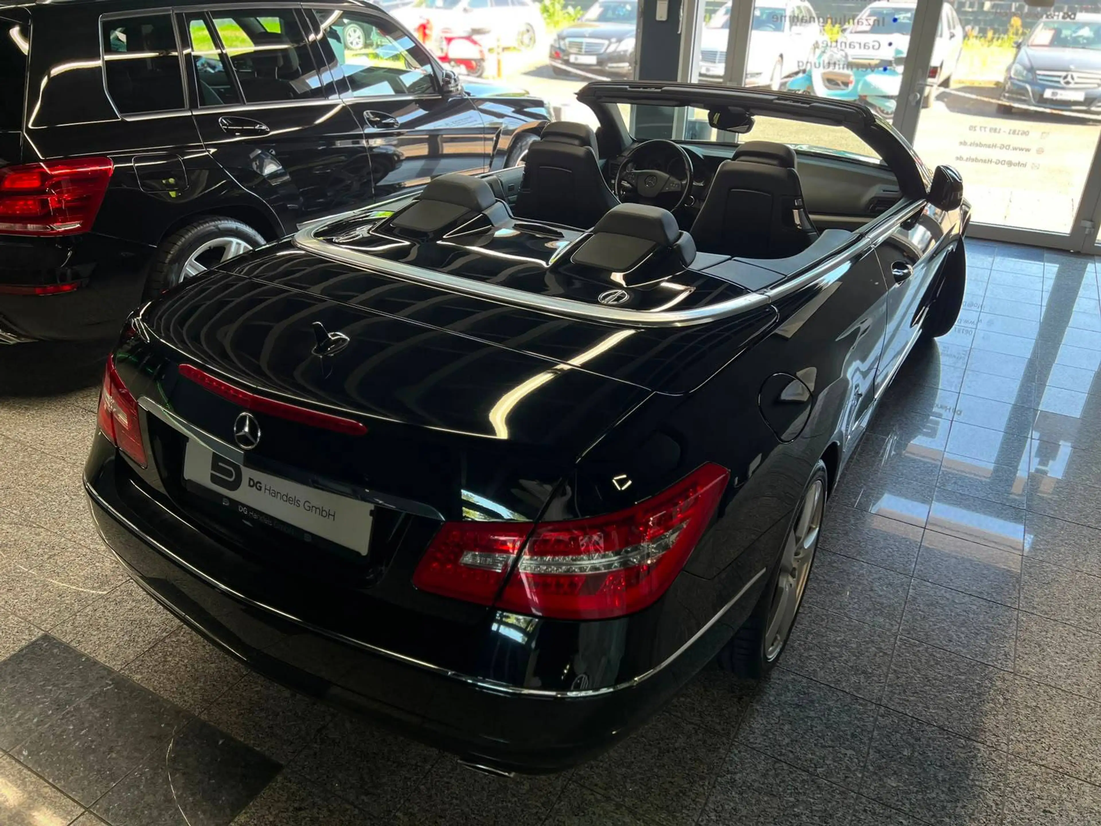 Mercedes-Benz E 350 E 350 CGI BlueEfficiency Avantgarde — photo 4