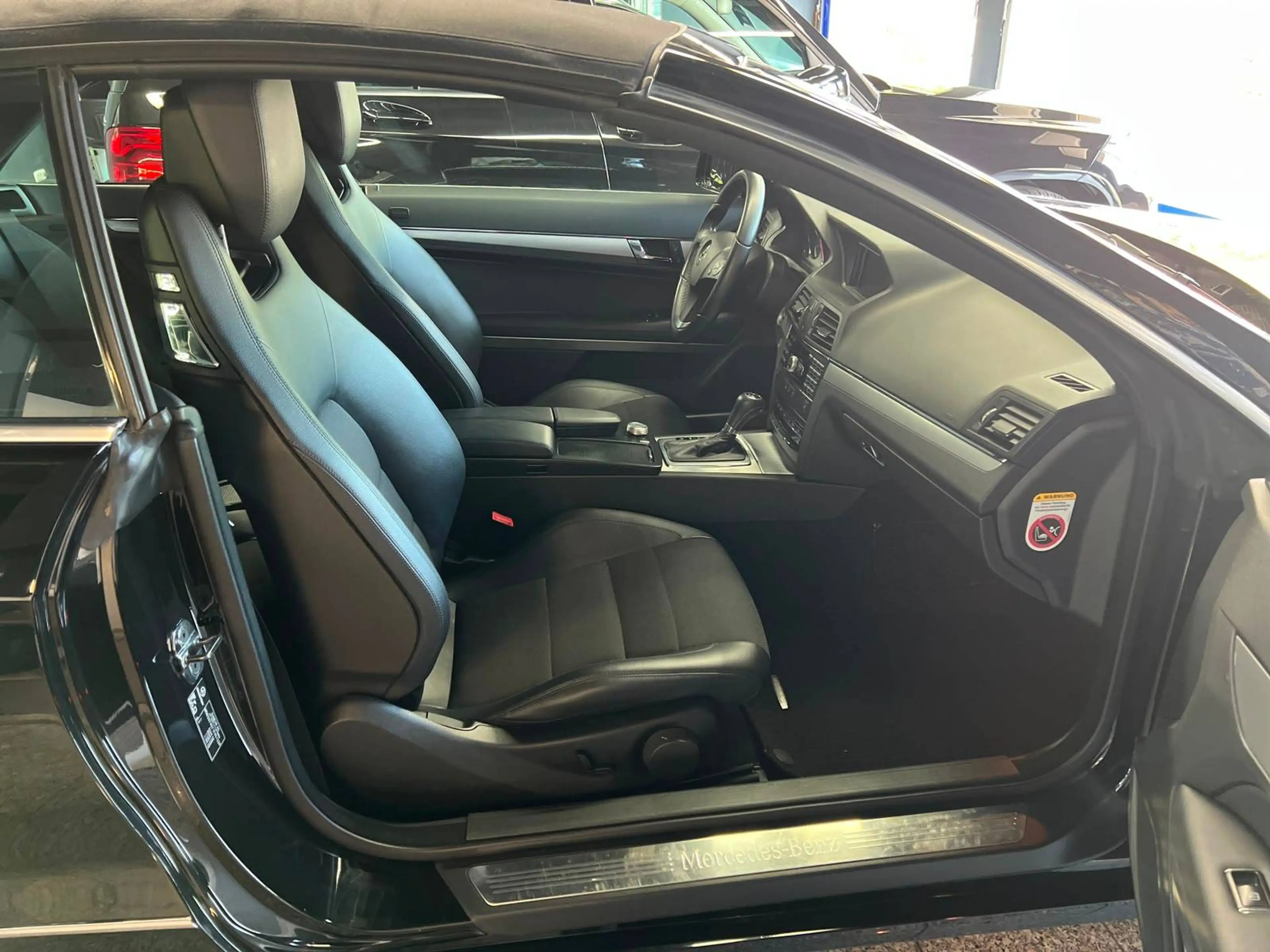 Mercedes-Benz E 350 E 350 CGI BlueEfficiency Avantgarde — photo 5