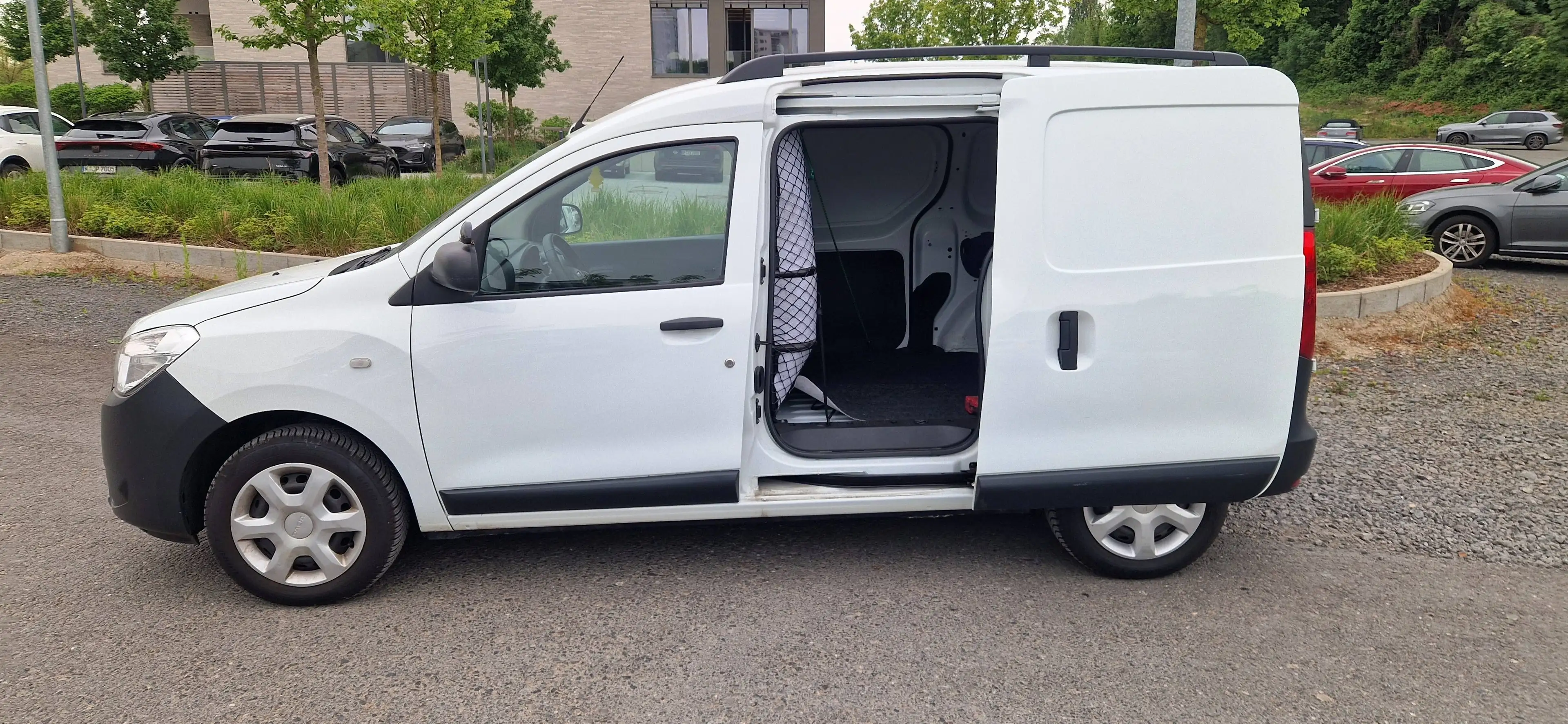 Dacia Dokker Comfort/2 Schiebetüren/Navi/PDC/Tempomat/Klima/Finanzierung ab 6,99%/ — photo 3
