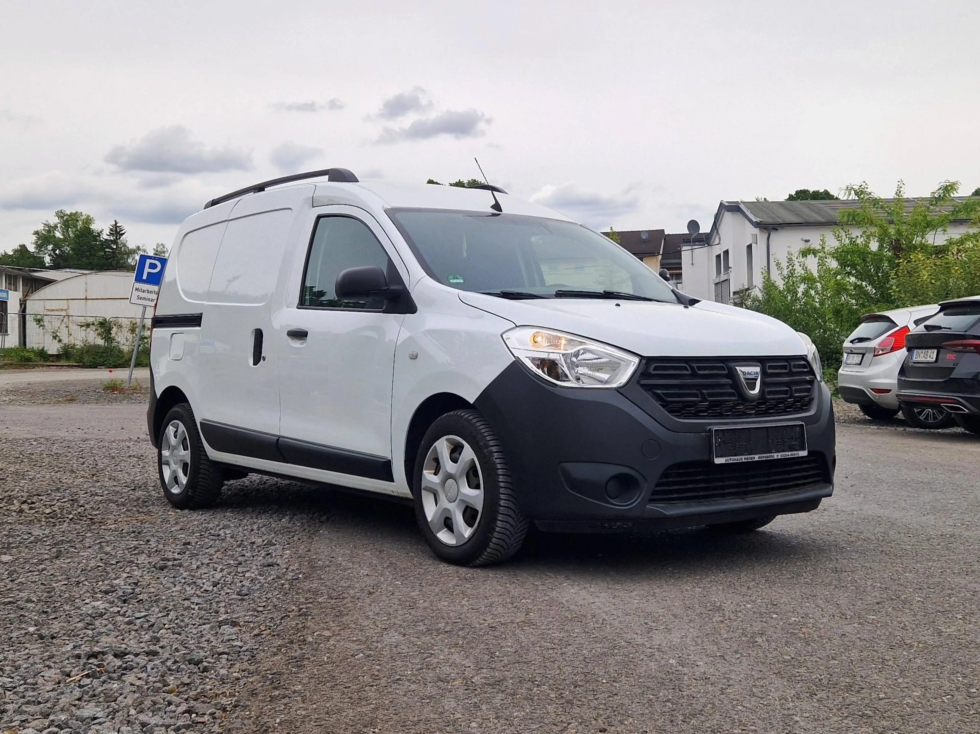 Dacia Dokker Comfort/2 Schiebetüren/Navi/PDC/Tempomat/Klima/Finanzierung ab 6,99%/ — photo 9