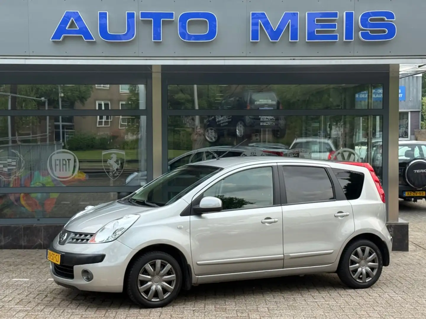 Nissan Note 1.6 First Note Clima Trekhaak Grijs - 1