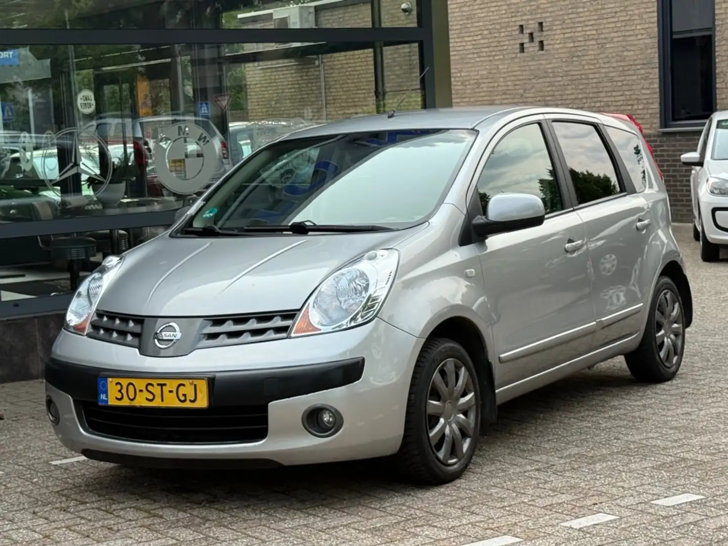 Nissan Note 1.6 First Note Clima Trekhaak Grijs - 2