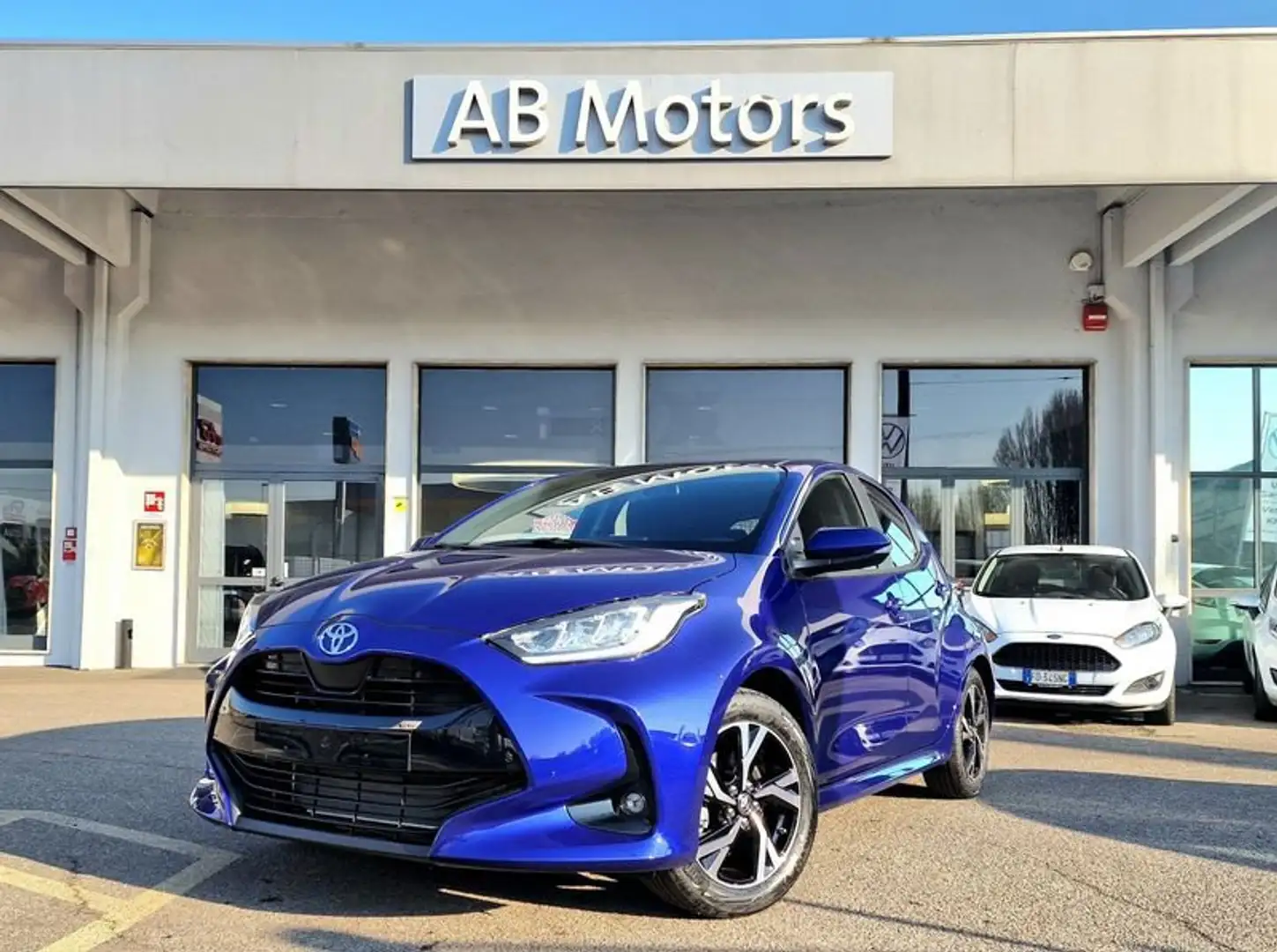 Toyota Yaris 1.5 Hybrid 5 porte Active Bianco - 1