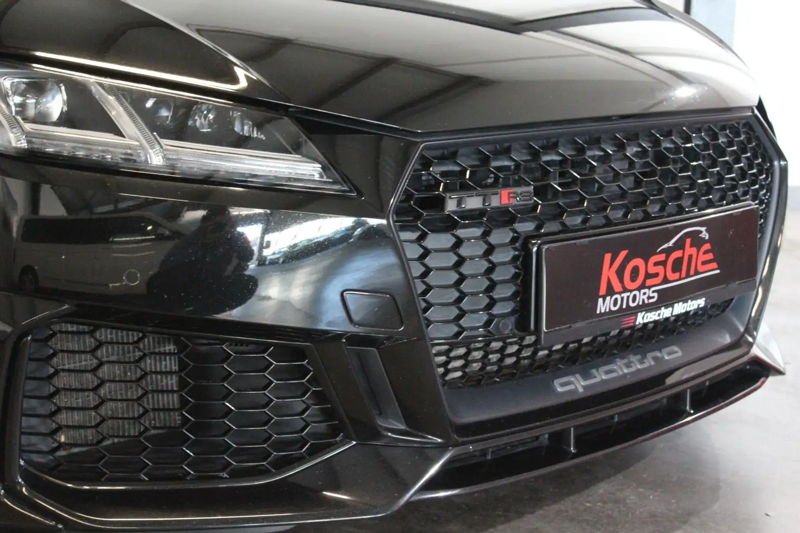 Audi TT RS Coupe 2.5 TFSI quattro B&O Unfallfrei OLED Šedá - 2