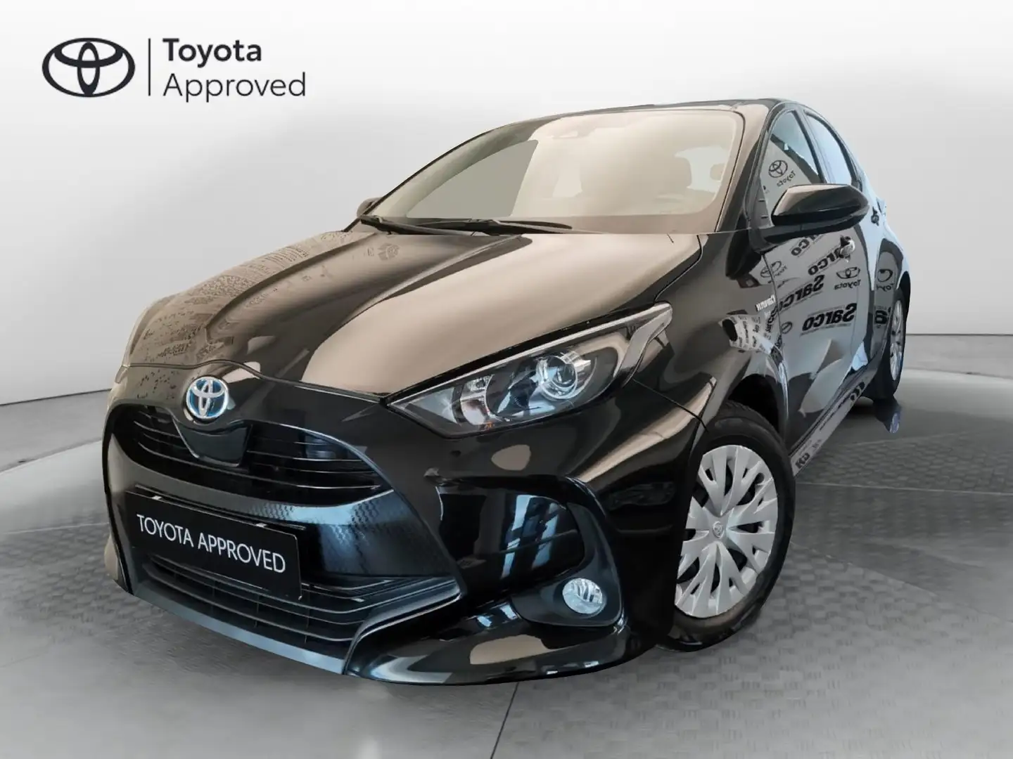 Toyota Yaris 1.5 Hybrid 5 porte Active Zwart - 1