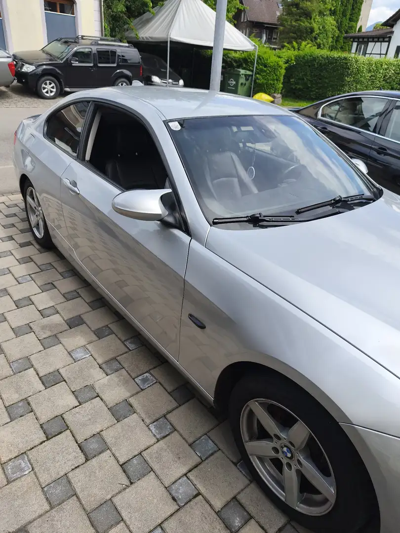 BMW 320 320d xDrive Coupe Aut. Grau - 1