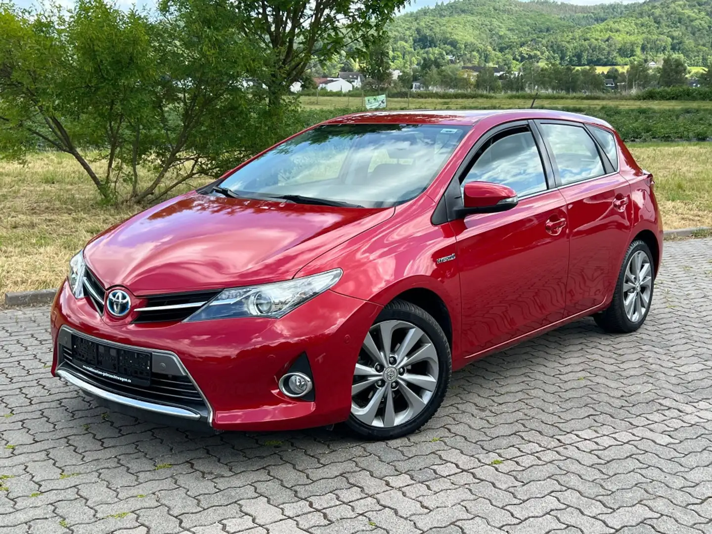 Toyota Auris Hybrid Life+ - 1
