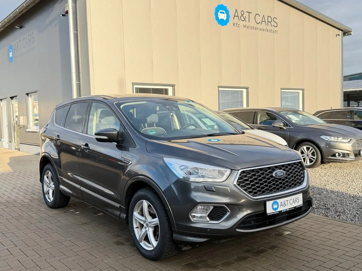 Ford Kuga Vignale/2. Hand/PANO-Dach/AHK/Sitzheizung Grau - 1