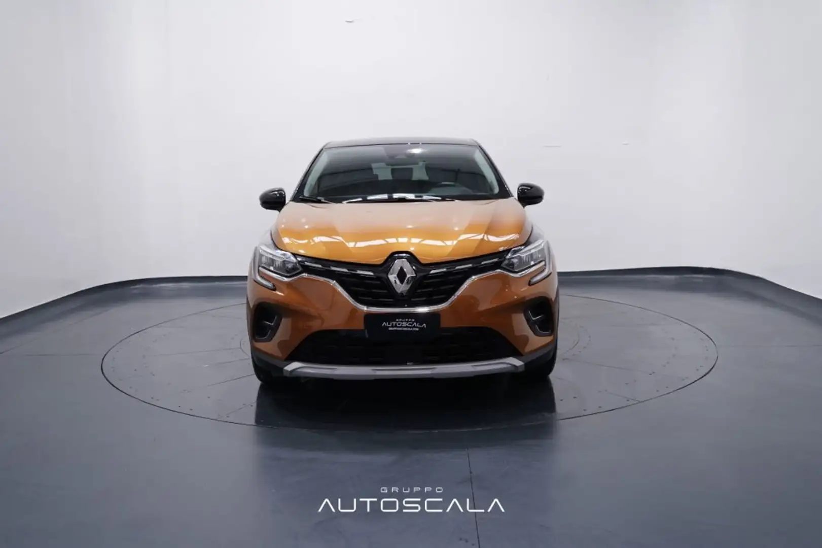 Renault Captur 1.6 Plug-in Hybrid E-Tech 160cv Intens Arancione - 2