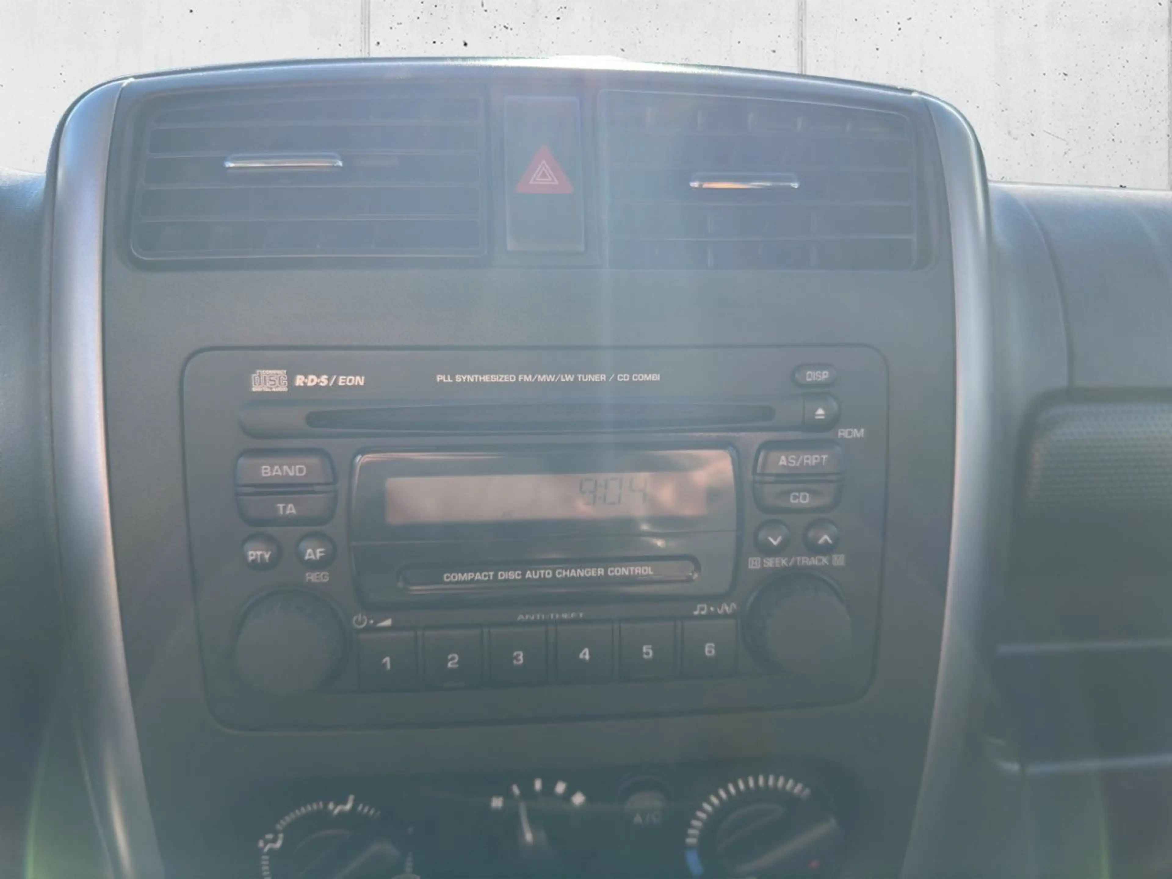 Suzuki Jimny Comfort, AHK Klima el. Fenster — photo 15